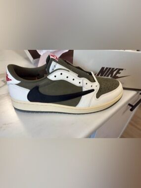 Travis Scott x Air Jordan 1 Low OG SP 'Medium Olive' (Style Code: DM7866-200).